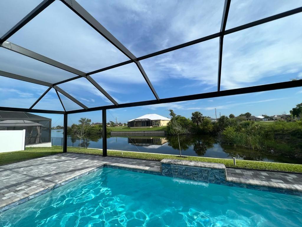 Newly Built Villa Ballerina With Heated Pool And Incredible View Into Beautiful Arrowheadcanal 케이프코럴 외부 사진