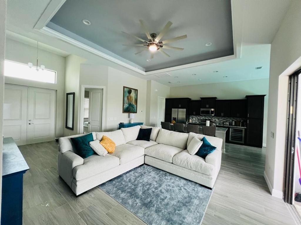 Newly Built Villa Ballerina With Heated Pool And Incredible View Into Beautiful Arrowheadcanal 케이프코럴 외부 사진