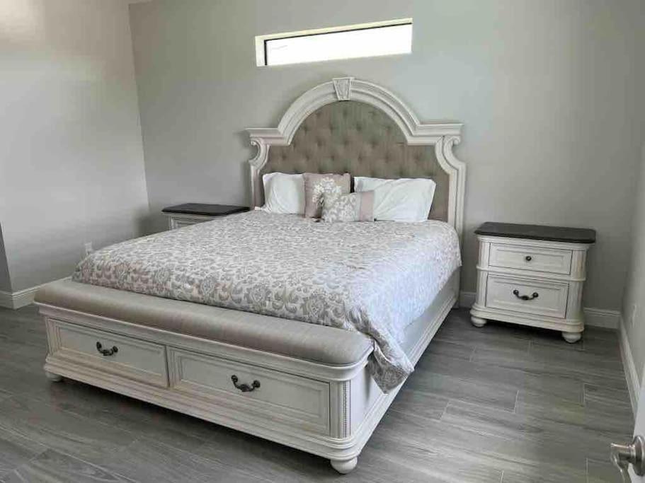 Newly Built Villa Ballerina With Heated Pool And Incredible View Into Beautiful Arrowheadcanal 케이프코럴 외부 사진